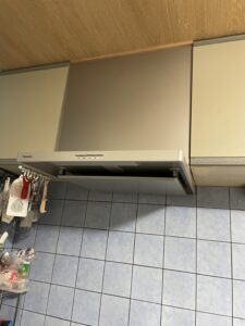 茨木市　レンジフード交換工事 （プロペラ型レンジフード → 薄型レンジフード）