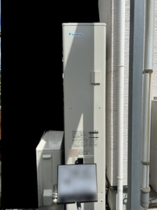 大阪府藤井寺市 薄型エコキュート交換施工事例  薄型エコキュートからダイキン薄型エコキュートへ交換｜補助金100,000円活用